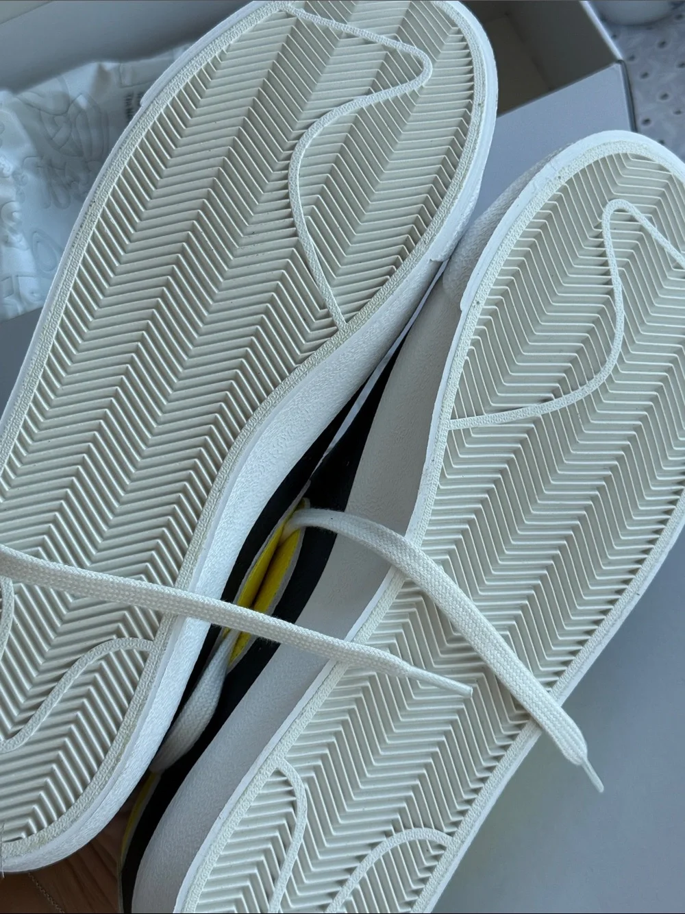 NW Nike Black Men Sneakers with Yellow Swoosh - Low Top